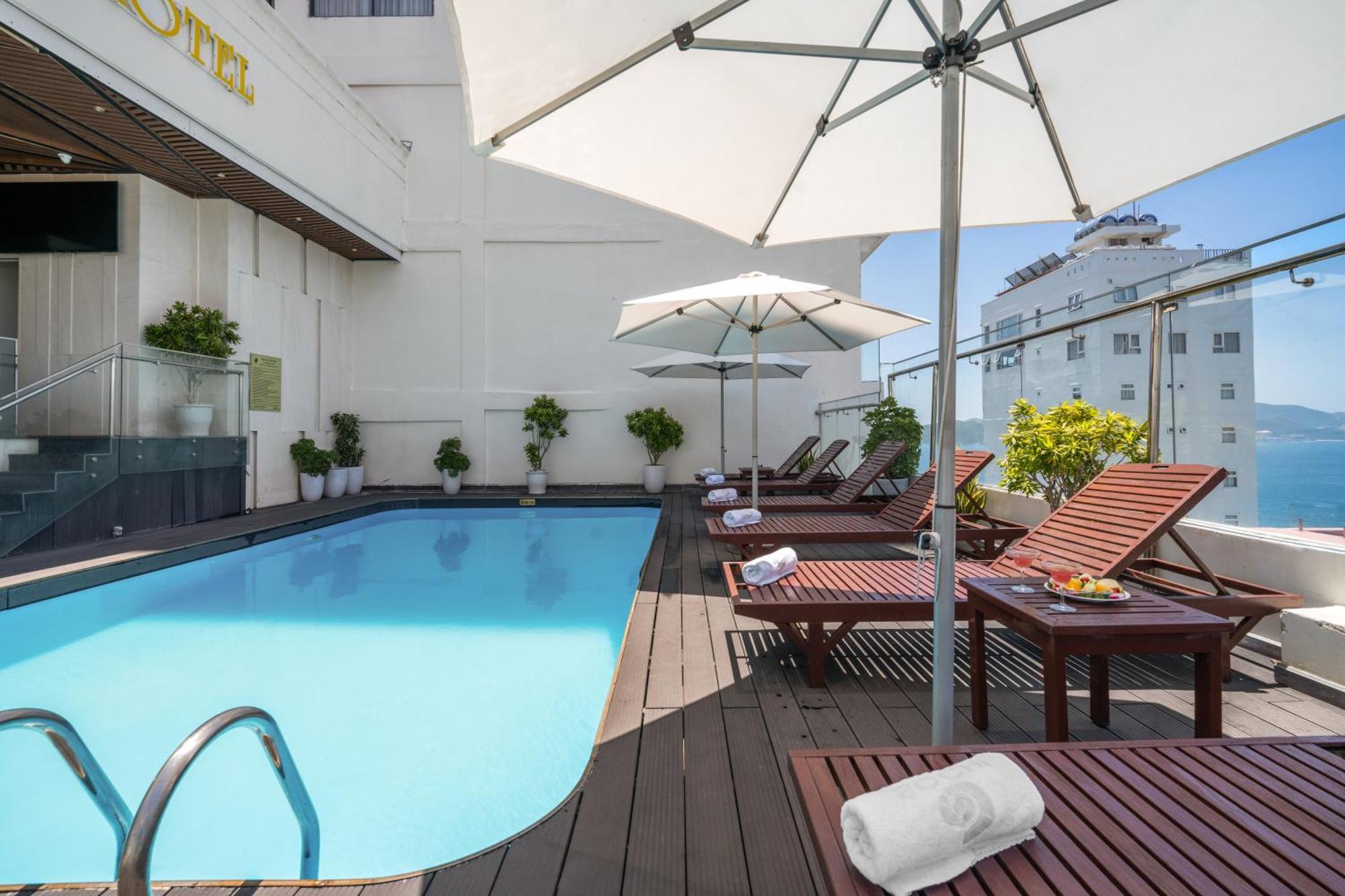 Sochi Hotel Nha Trang Beach Buitenkant foto