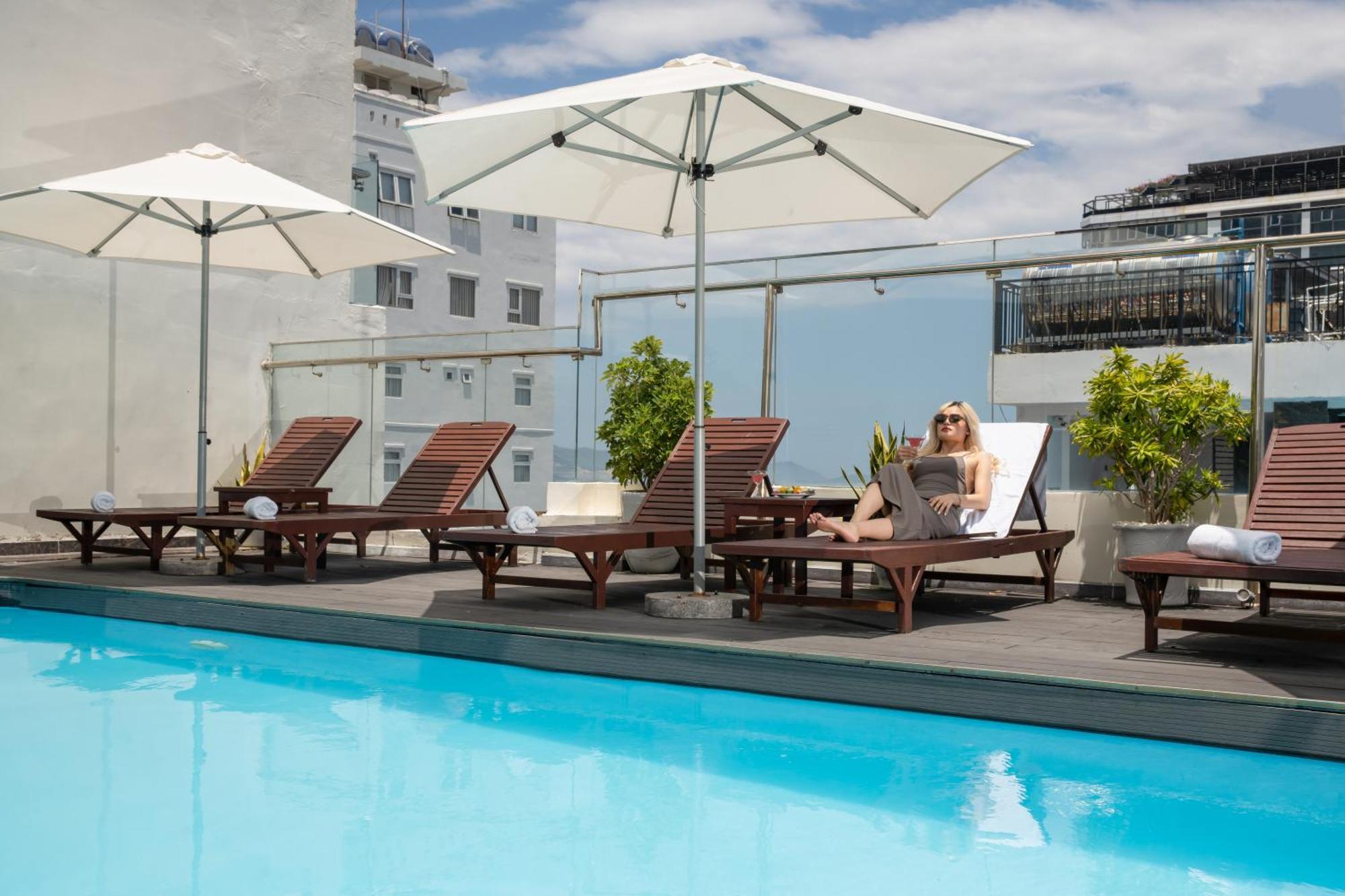 Sochi Hotel Nha Trang Beach Buitenkant foto
