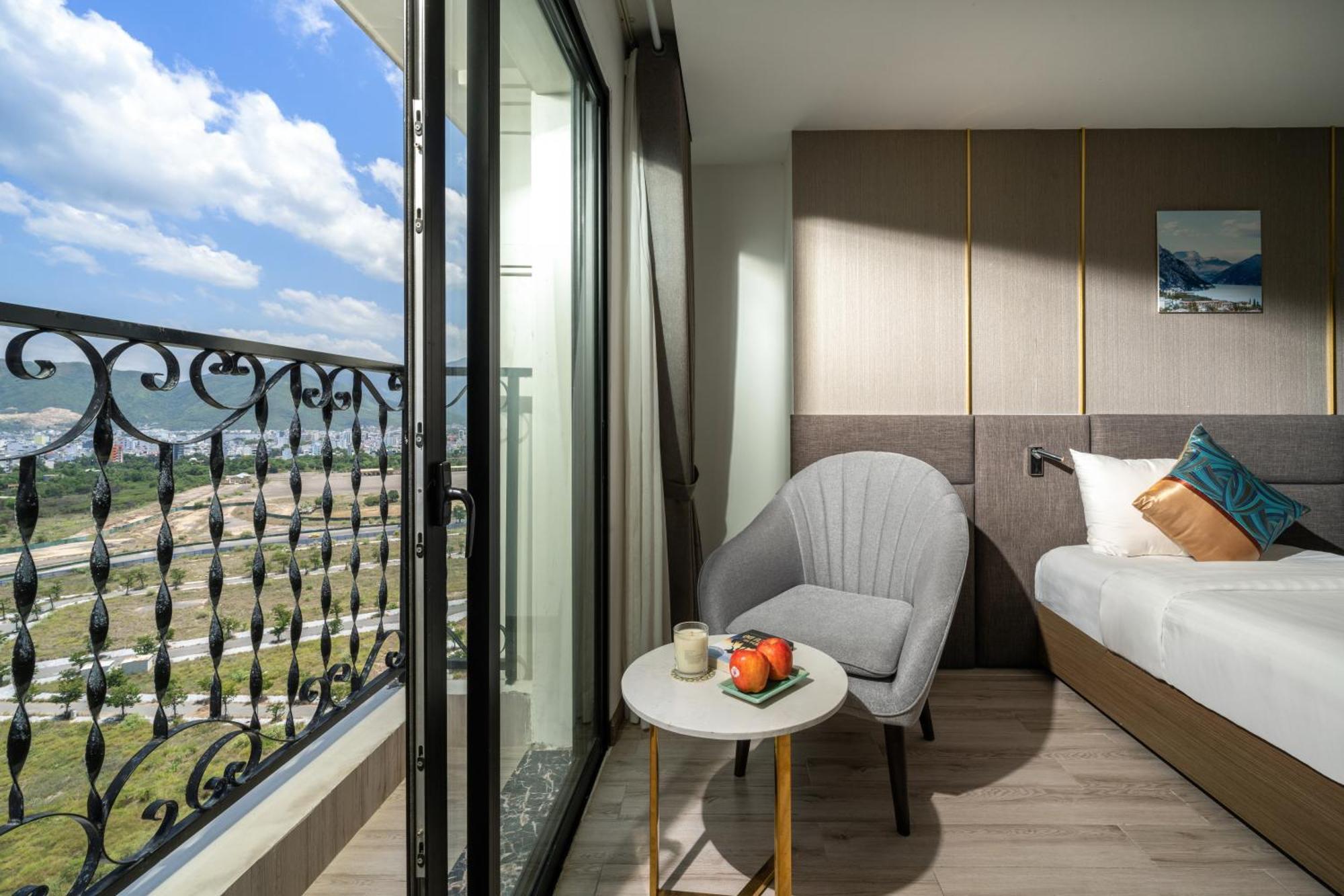 Sochi Hotel Nha Trang Beach Buitenkant foto